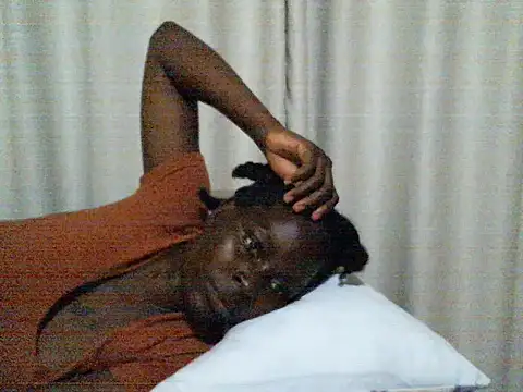 Snapshot of ara_bella chatting on November 5, 4:07 pm ara bella online show from November 5, 4:07 pm