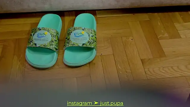 Snapshot of Pinkypupa-Love chatting on January 3, 7:18 pm Pinkypupa-Love online show from January 3, 7:18 pm