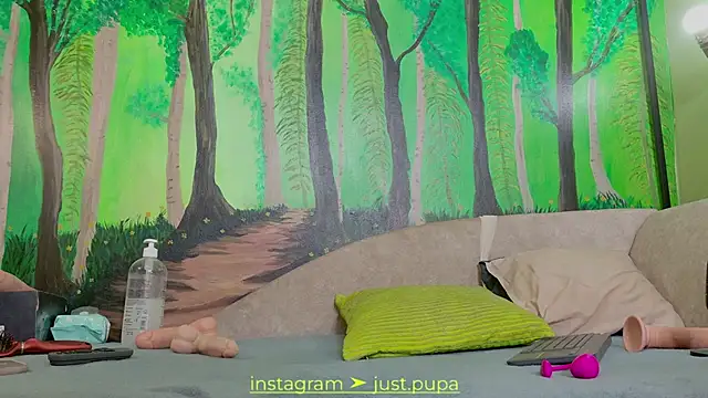 Snapshot of Pinkypupa-Love chatting on February 12, 7:35 pm Pinkypupa-Love online show from February 12, 7:35 pm