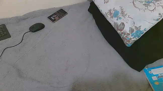 lella-0 online show from March 1, 10:02 am