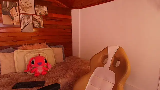 Snapshot of amber_curly chatting on October 31, 4:30 pm amber curly online show from October 31, 4:30 pm