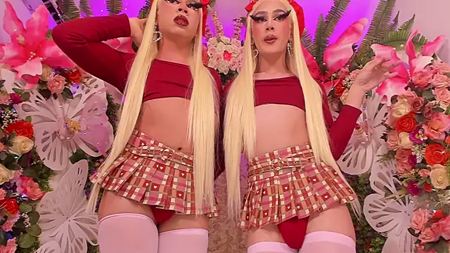 Snapshot of AlisonSharon chatting on February 15, 5:51 am AlisonSharon online show from February 15, 5:51 am