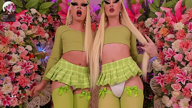 Snapshot of AlisonSharon chatting on March 12, 2:09 am AlisonSharon online show from March 12, 2:09 am