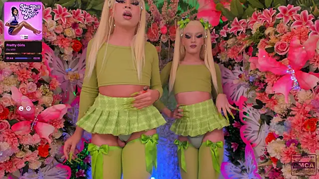 Snapshot of AlisonSharon chatting on November 1, 2:02 am AlisonSharon online show from November 1, 2:02 am