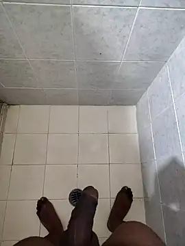 Snapshot of Negrotnt11 chatting on December 14, 11:48 am Negrotnt11 online show from December 14, 11:48 am