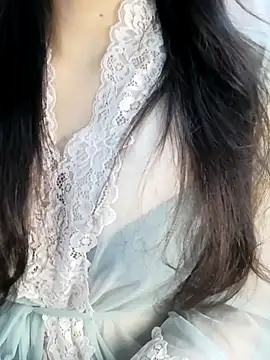 Snapshot of _Linez_ chatting on November 6, 5:14 pm Linez online show from November 6, 5:14 pm