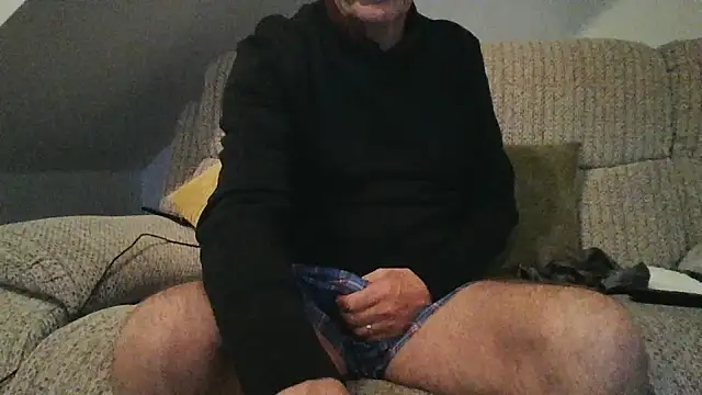 Snapshot of mr_english50 chatting on November 4, 6:23 am mr english50 online show from November 4, 6:23 am