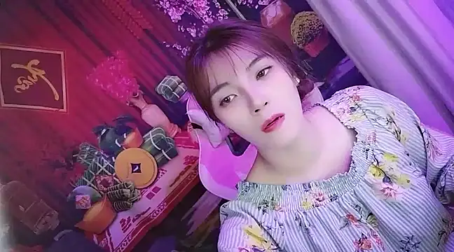 Snapshot of Sugar_lipsz chatting on February 7, 3:45 am Sugar lipsz online show from February 7, 3:45 am