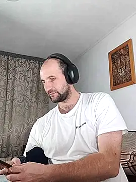 Snapshot of Popadosik_Mod chatting on February 20, 6:19 pm Popadosik Mod online show from February 20, 6:19 pm