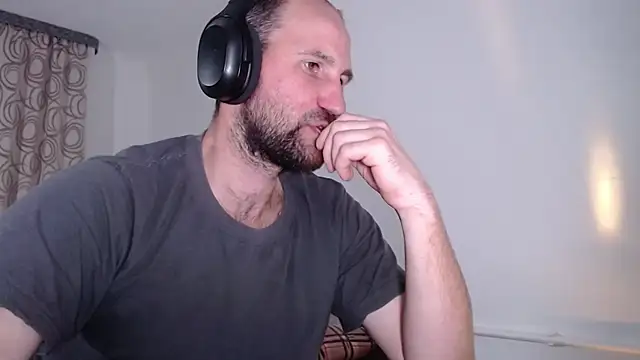 Snapshot of Popadosik_Mod chatting on February 27, 5:35 pm Popadosik Mod online show from February 27, 5:35 pm