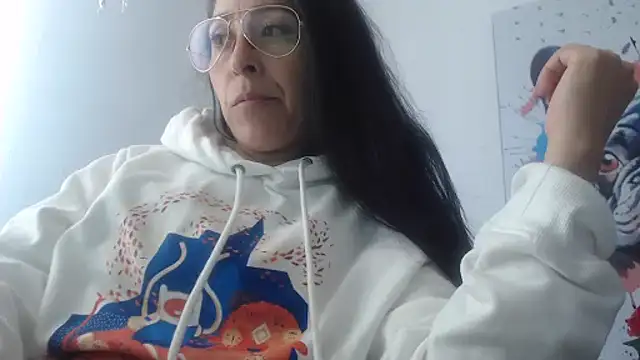 naughthyany16 online show from February 18, 9:09 pm