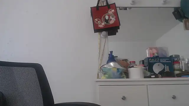 naughthyany16 online show from March 21, 9:12 pm