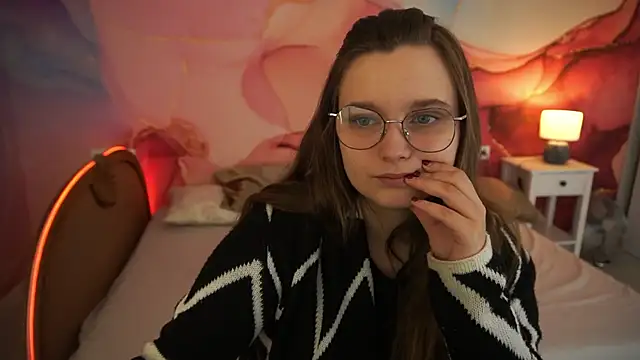 MagicPeachh  online show from October 7, 5:59 am