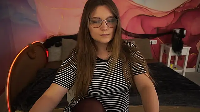 MagicPeachh  online show from October 29, 1:46 pm