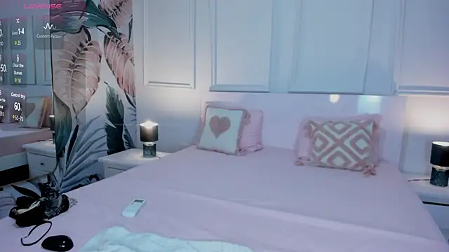 Snapshot of Ramona_Flower chatting on November 23, 2:11 am Ramona Flower online show from November 23, 2:11 am