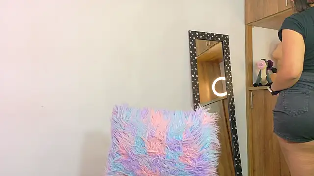 Snapshot of im_anna_ chatting on November 23, 4:07 pm im anna online show from November 23, 4:07 pm