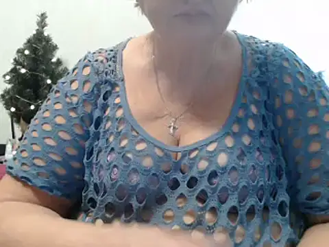 DeniseeRose online show from December 1, 5:13 pm