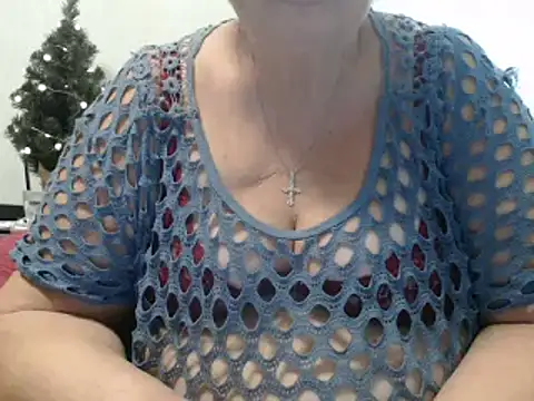 DeniseeRose online show from December 3, 2:49 pm