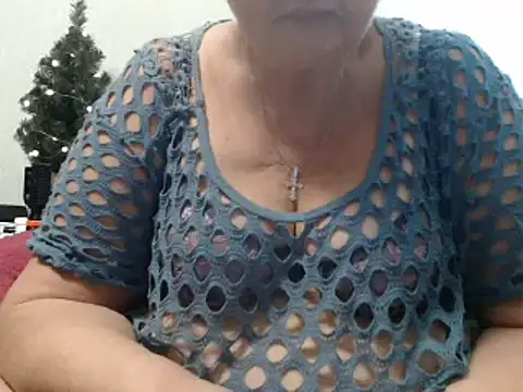 DeniseeRose online show from December 3, 8:39 pm