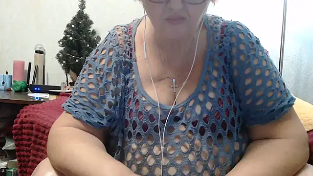 DeniseeRose online show from December 7, 11:23 pm