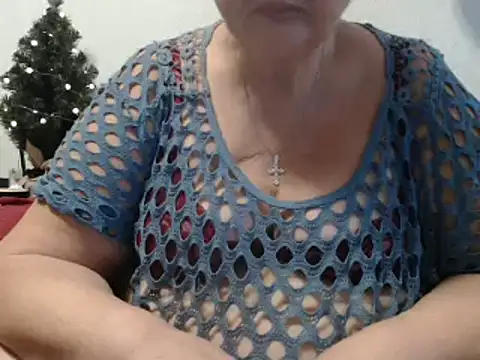 DeniseeRose online show from December 8, 11:57 am