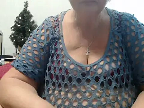 DeniseeRose online show from December 8, 6:28 pm