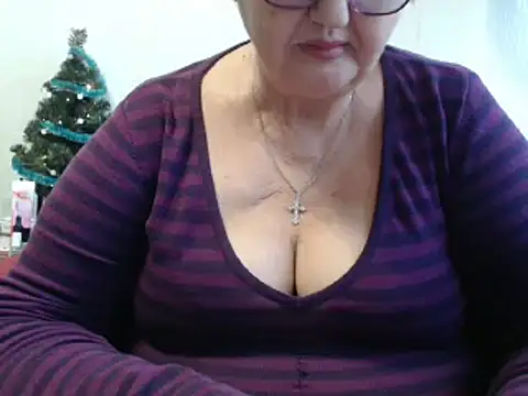 DeniseeRose online show from December 20, 10:16 am