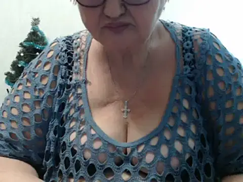 DeniseeRose online show from December 28, 10:44 pm