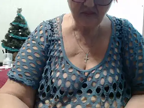 DeniseeRose online show from December 31, 5:29 pm