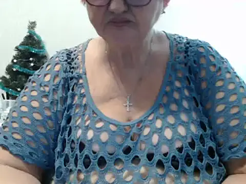 DeniseeRose online show from January 1, 6:38 pm