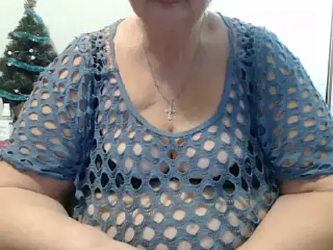 DeniseeRose online show from January 4, 2:14 pm