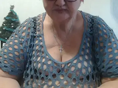 DeniseeRose online show from January 6, 10:13 am