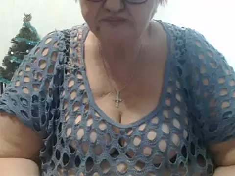 DeniseeRose online show from January 14, 5:12 pm