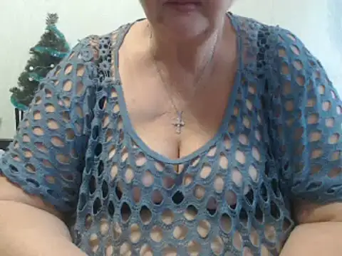 DeniseeRose online show from January 16, 11:15 am