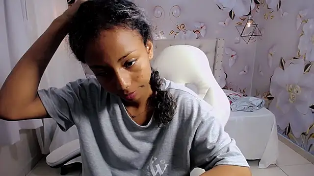 Snapshot of jasmin_brunette_ chatting on December 3, 11:33 am jasmin brunette online show from December 3, 11:33 am