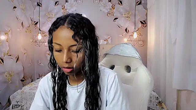 Snapshot of jasmin_brunette_ chatting on January 31, 1:34 pm jasmin brunette online show from January 31, 1:34 pm