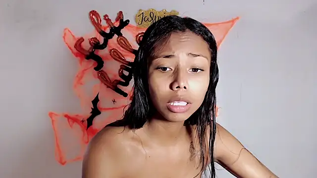 Snapshot of jasmin_brunette_ chatting on October 9, 12:58 pm jasmin brunette online show from October 9, 12:58 pm