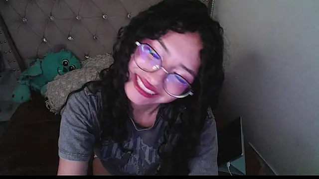 Snapshot of CherieCurl chatting on November 25, 4:12 am CherieCurl online show from November 25, 4:12 am