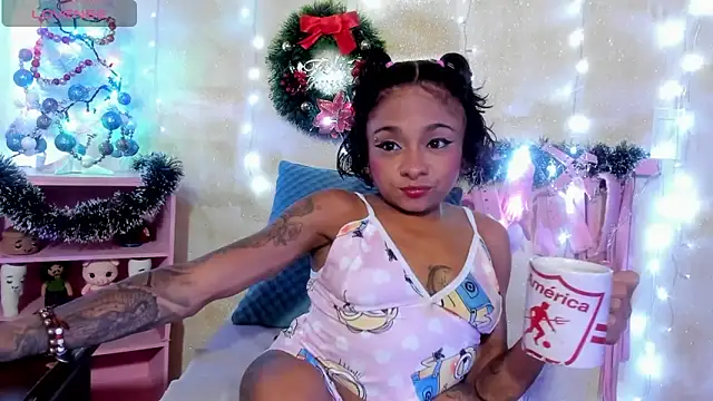 Lauren Hills069 online show from December 23, 2:24 am