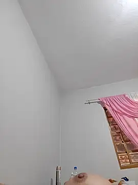 Snapshot of BrendaBittencourt chatting on November 17, 10:21 am BrendaBittencourt online show from November 17, 10:21 am