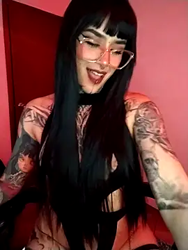 Snapshot of taaylor33 chatting on December 22, 8:27 am taaylor33 online show from December 22, 8:27 am