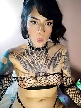 Snapshot of taaylor33 chatting on February 11, 5:05 am taaylor33 online show from February 11, 5:05 am