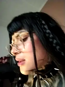 Snapshot of taaylor33 chatting on March 8, 8:33 am taaylor33 online show from March 8, 8:33 am