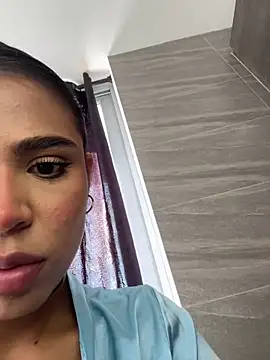 HaileyBaldwin online show from December 26, 8:42 pm