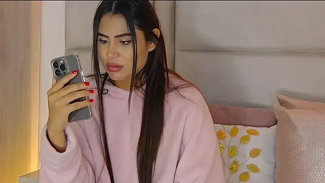 HaileyBaldwin online show from January 9, 10:20 pm