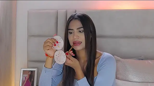 HaileyBaldwin online show from January 11, 7:27 pm