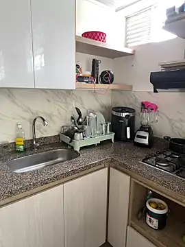 HaileyBaldwin online show from January 27, 4:11 pm