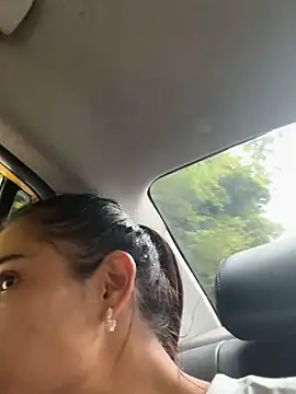 HaileyBaldwin online show from February 5, 6:37 pm