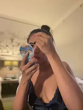 HaileyBaldwin online show from March 6, 9:53 pm