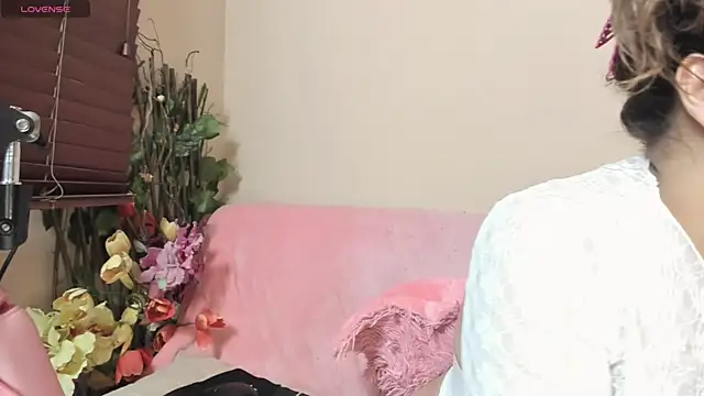 sara  lynn online show from February 1, 5:28 am